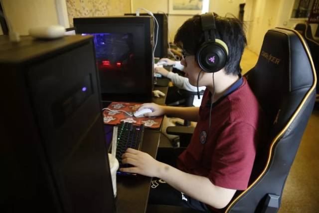 957奥恩无能为力 梦魇带球进场体系无往不利 BGM再度扳平比分