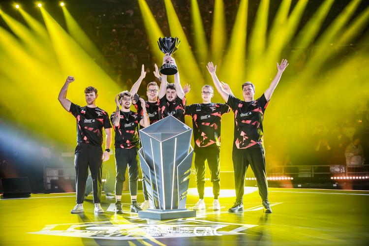 【LPL夏季赛】EDG延续出色状态，2-0轻松战胜SN